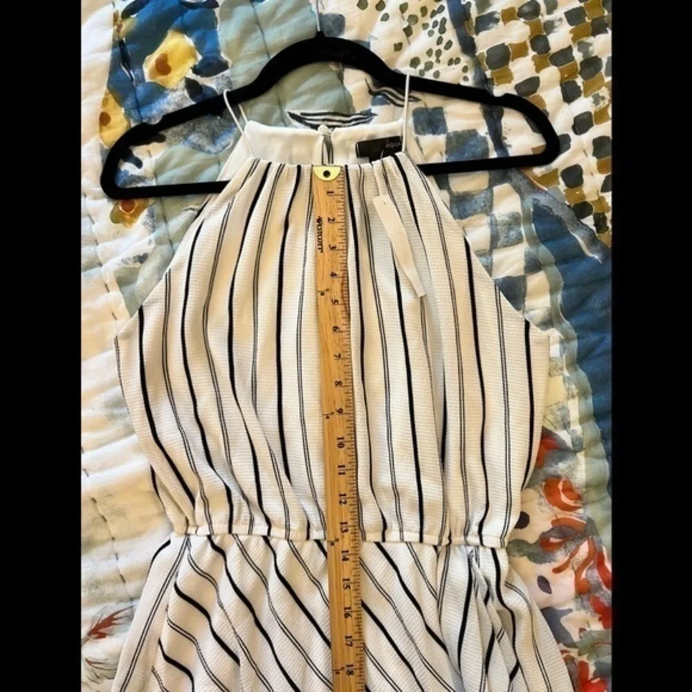 AQUA BLOOMINGDALE’S L White Gray Striped Sleeveless Party Dress